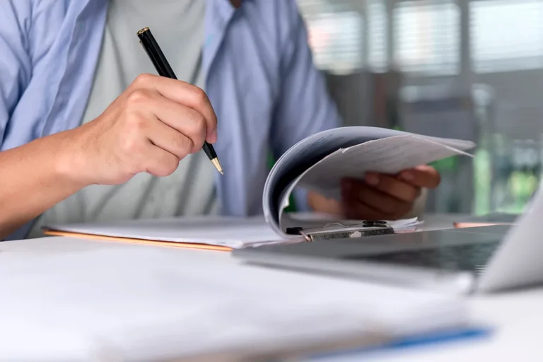HR manager reviewing random drug testing policy